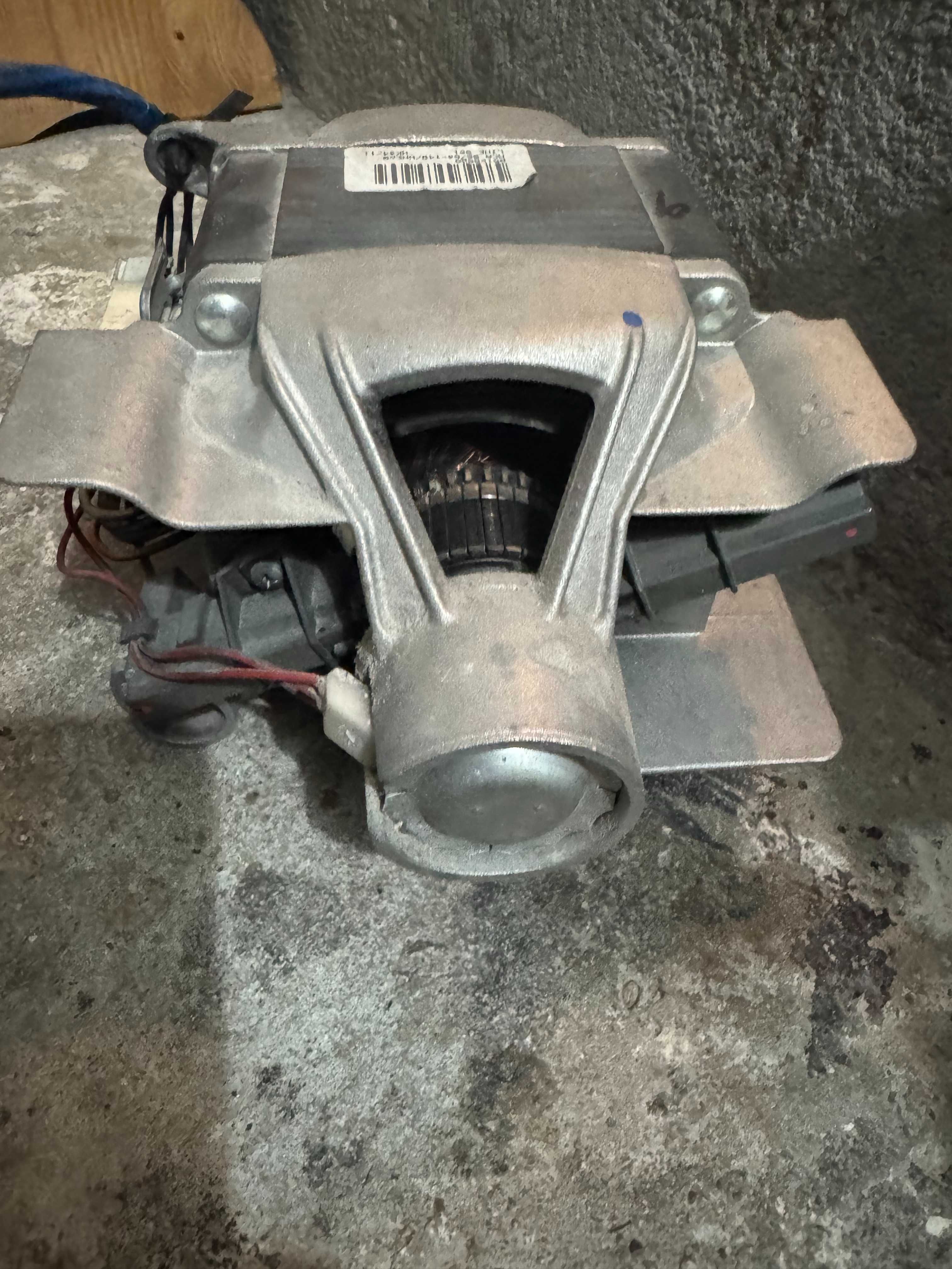 SILNIK pralki Whirpool C.E.SET. MCA 52/64-148/WHE28