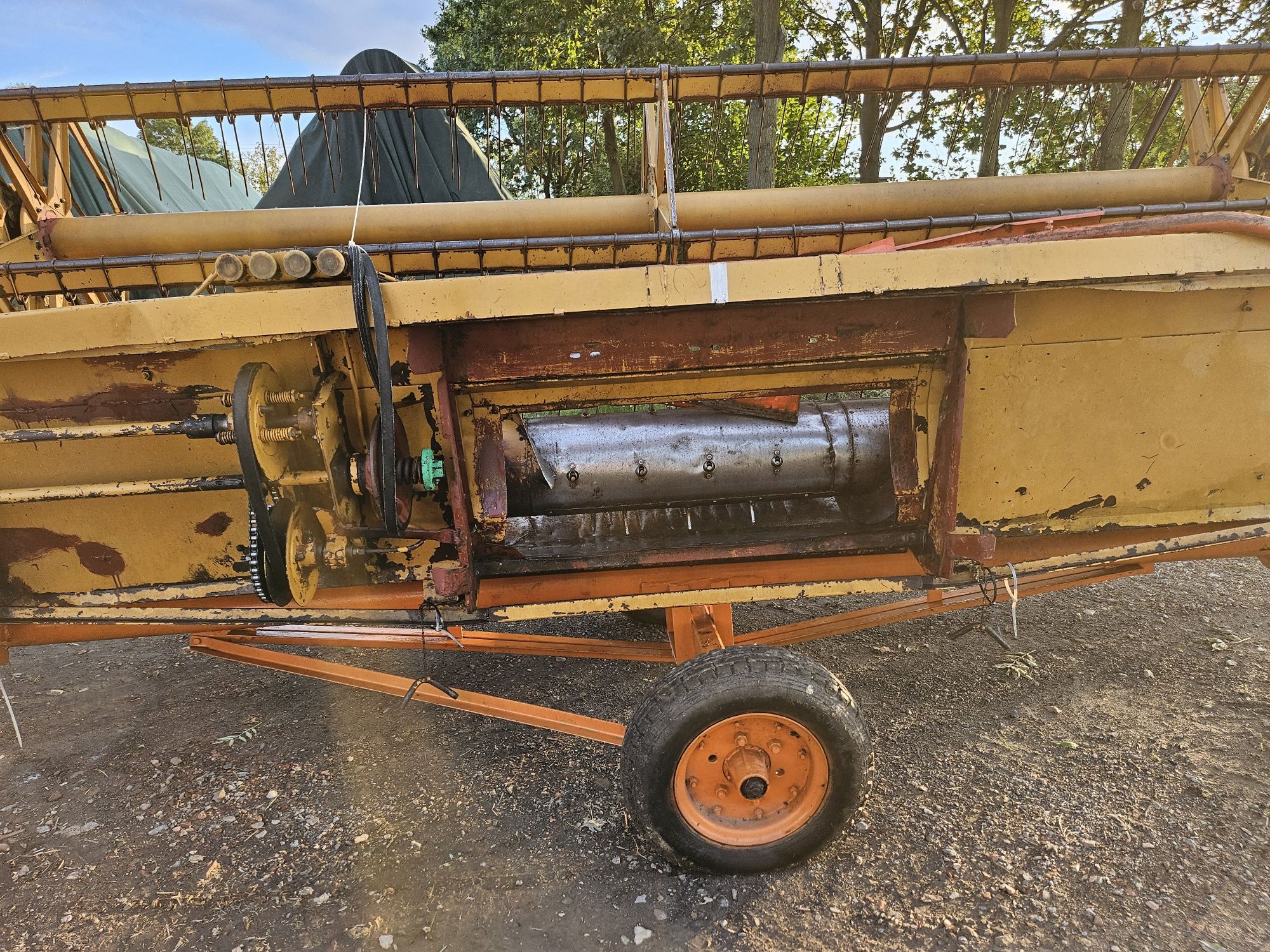 Kombajn Bizon Z056