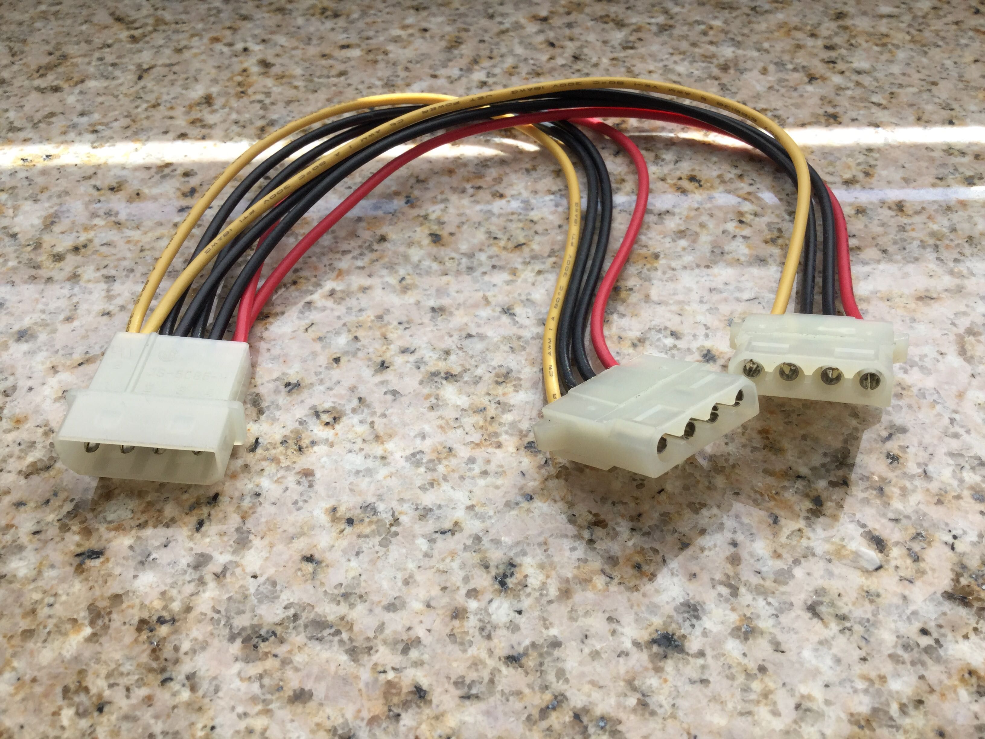 Adapter rozgałęziacz zasilania z MOLEX na 2x MOLEX