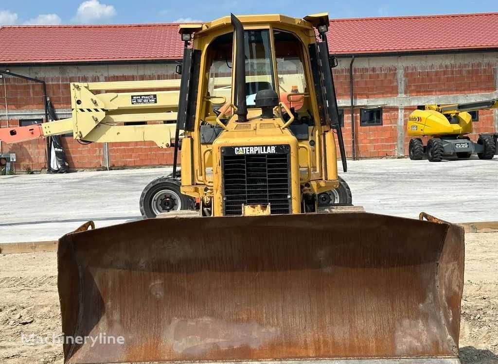Spych Cat D5D wynajem usługi z doświadczonym operatorem.