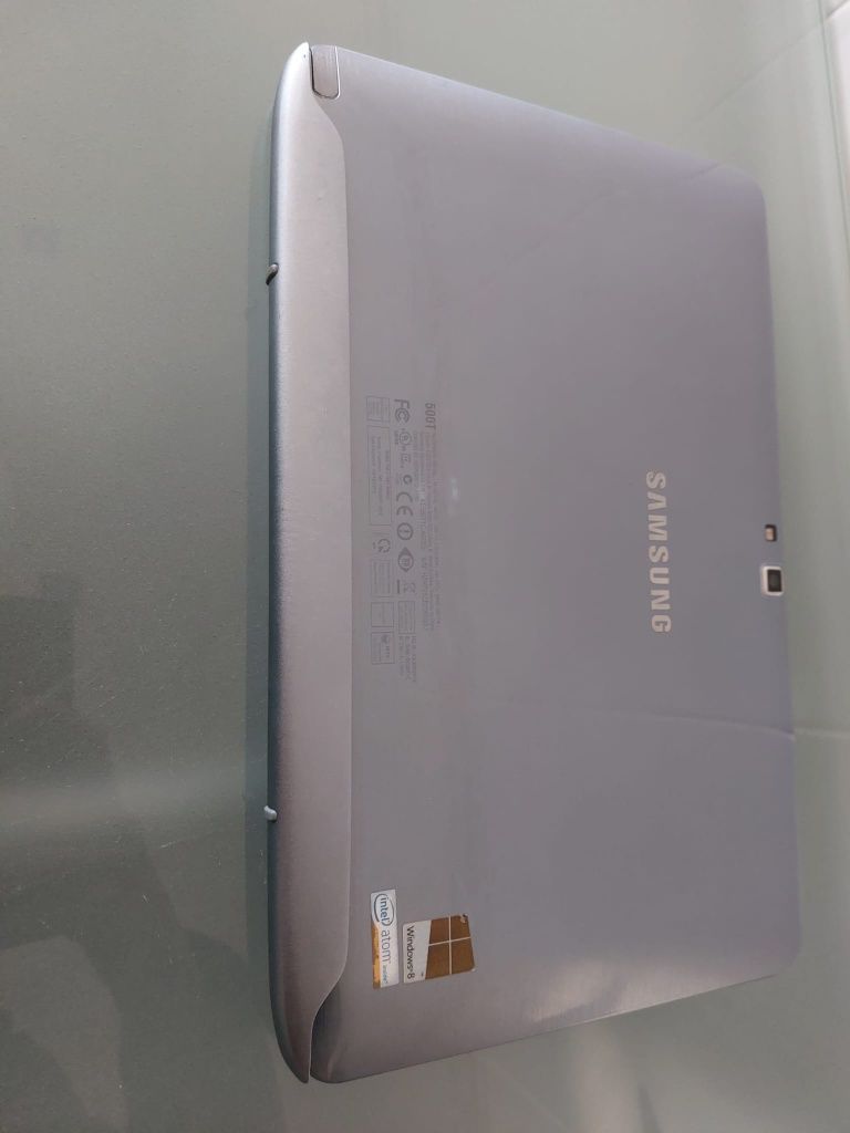 Tablet híbrido Samsung w8