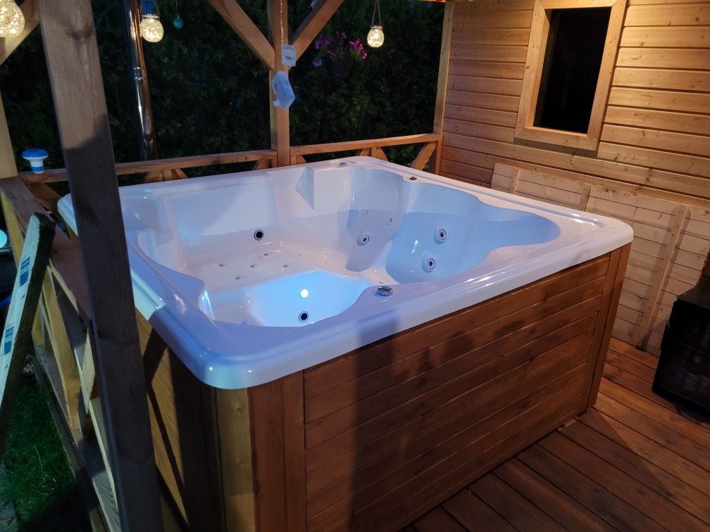 JACUZZI COMFORT 6 osób nowe TUV / CE leasing 37 dysz jakuzzi EUROLINE