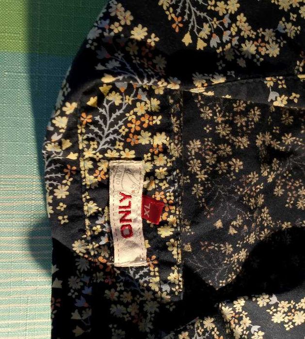 bluzka w kwiatki fason koszulowy ONLY