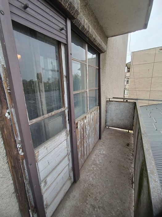 2 кімнатна КВАРТИРА 54 кв.м біля АТБ, житловий стан, 2 балкони, лоджія