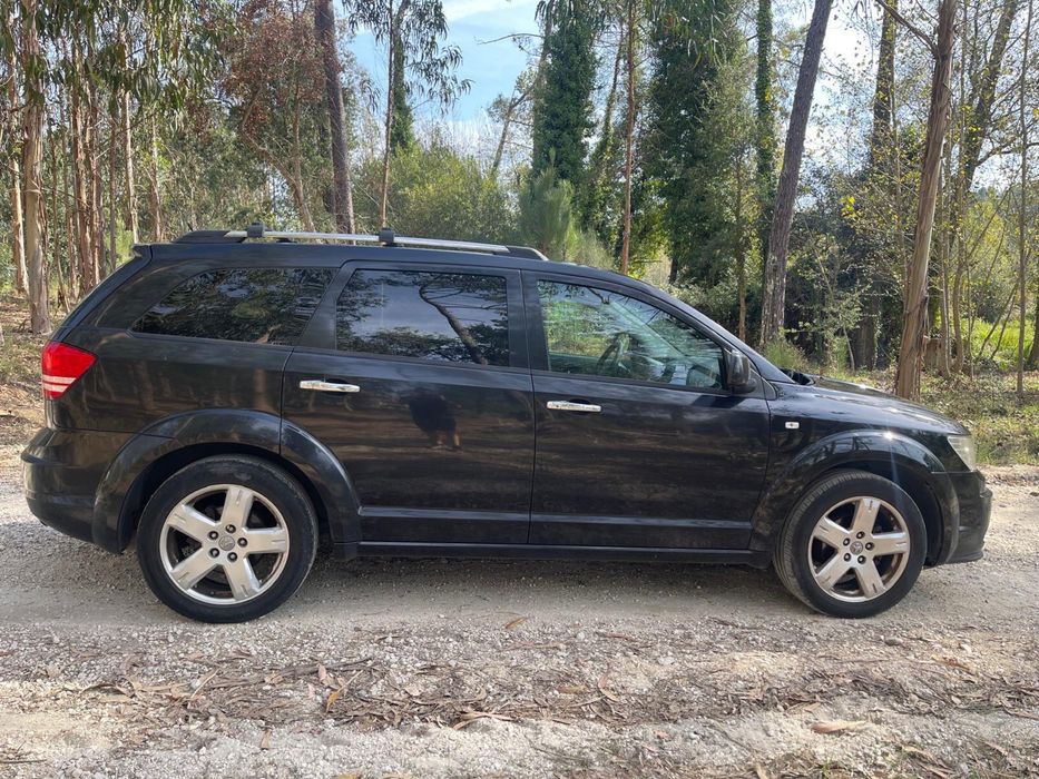 Dodge usado de dezembro 2010 em bom estado