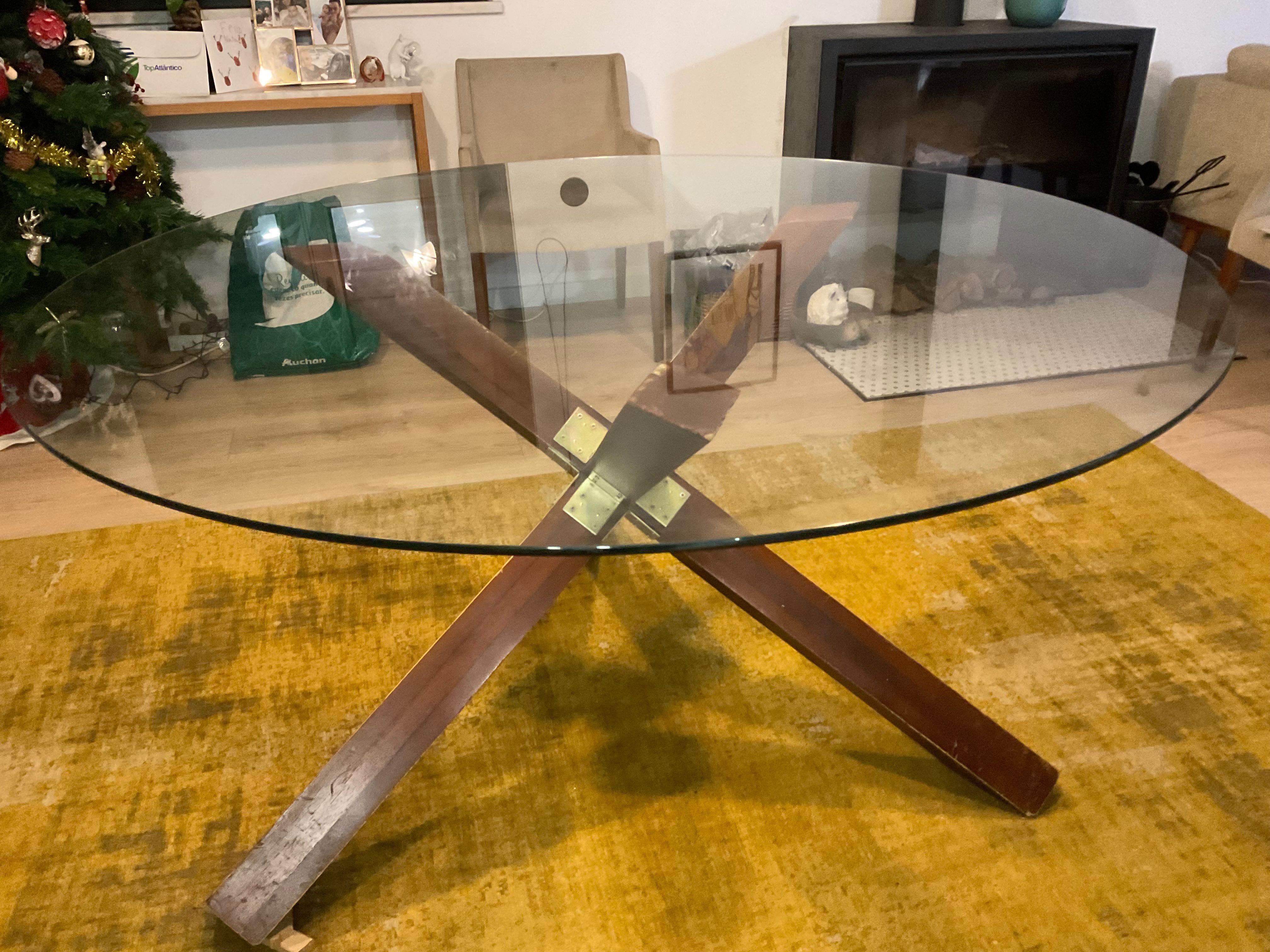Mesa em vidro redonda com 150 cm de diâmetro
