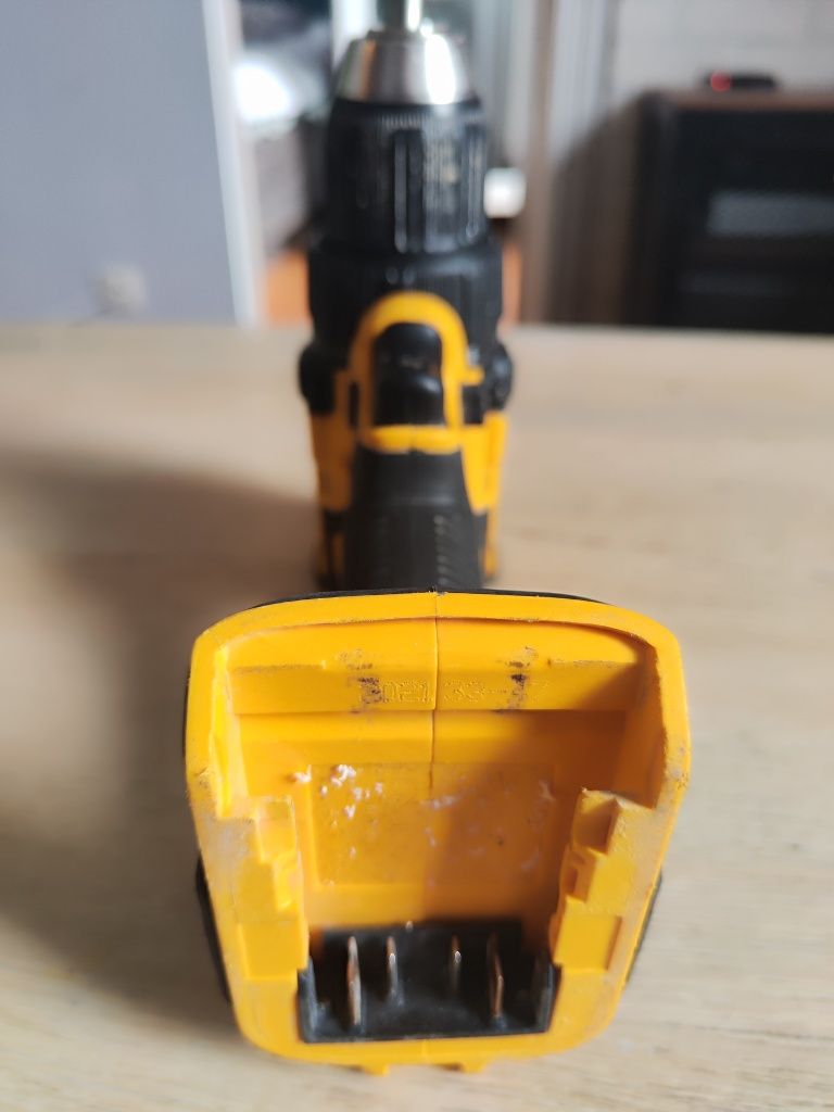 Wiertarko wkręta DeWalt dcd708