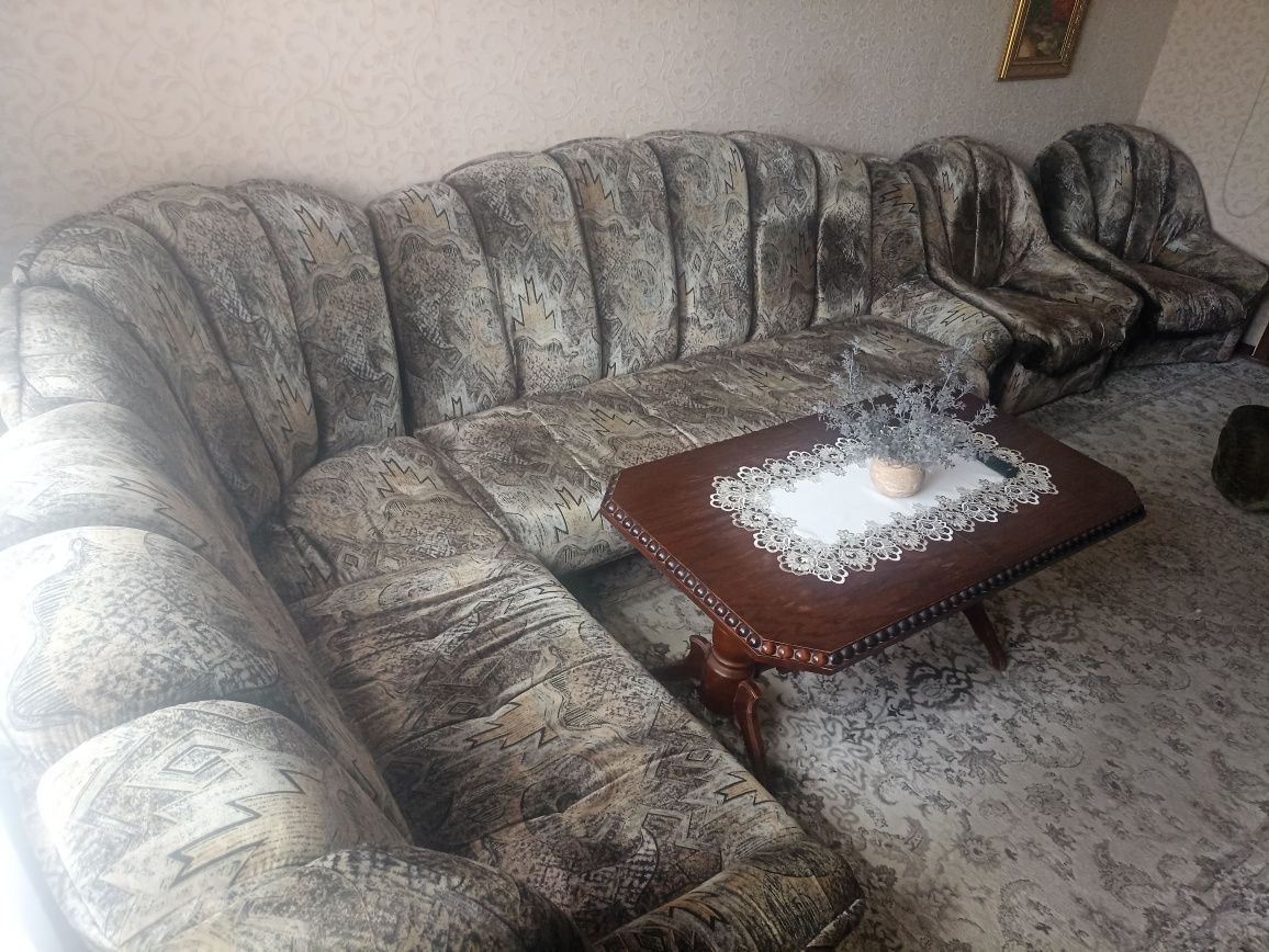 Мягкий уголок и 2 кресла