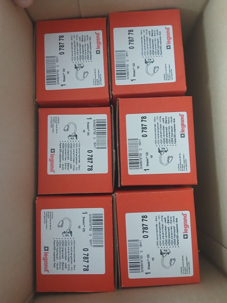 Legrand gniazdo HDMI typu A z przewodem 078778