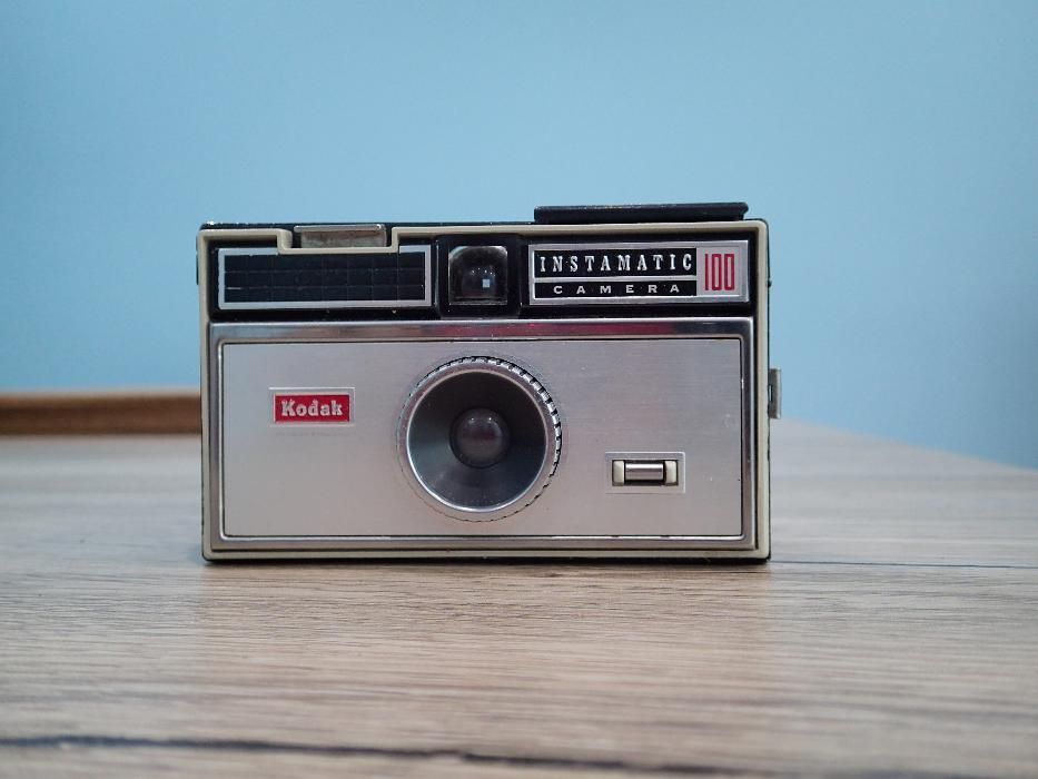 Aparat fotograficzny Kodak Instamatic 100 z lat 60