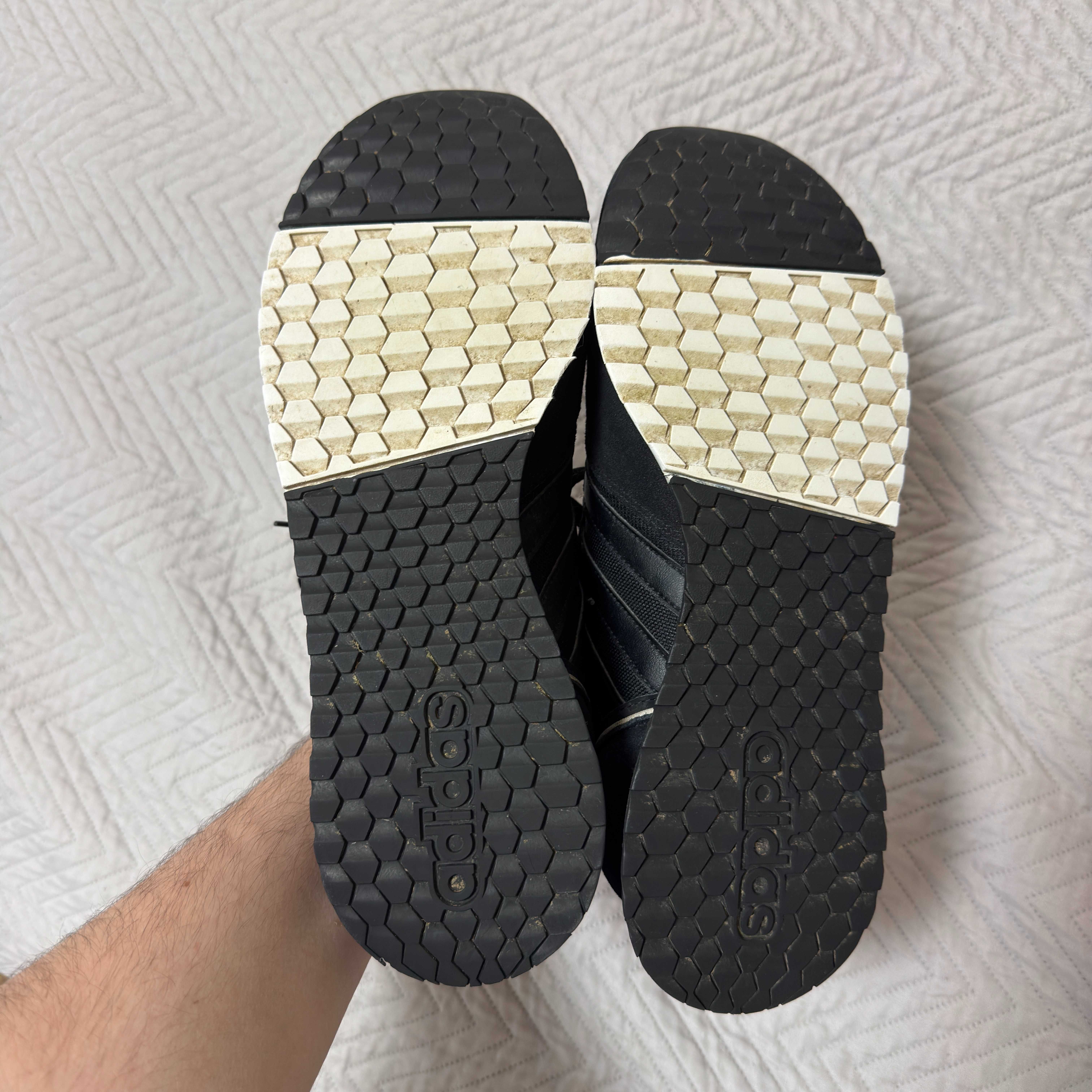 Adidas черные мужские кроссовки 42