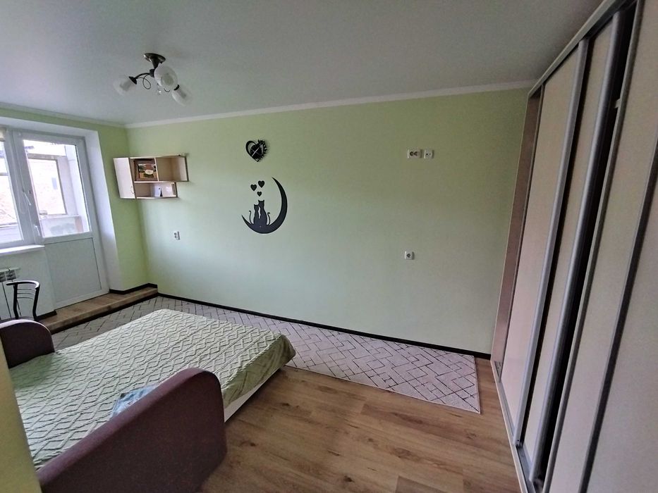 Однокімнатна квартира подобово в центрі