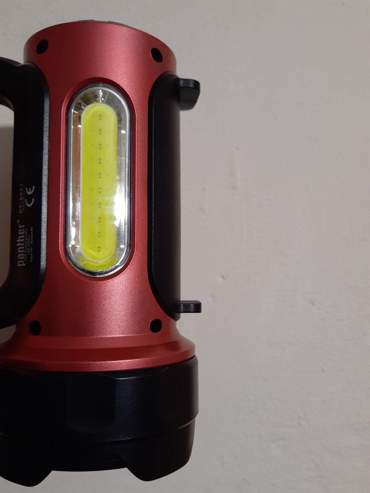 Ручний ліхтар-прожектор акумуляторний PANTHER PT-8893 з сонячною панел