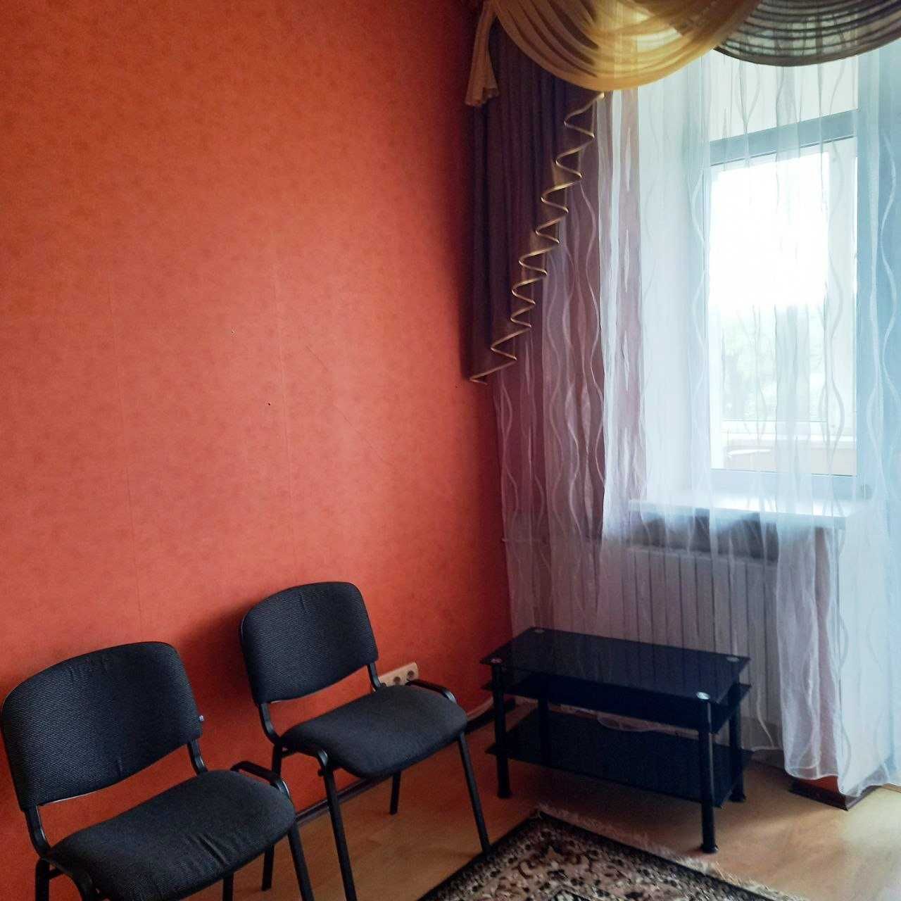 New! Продам 2х комнатную сталинку  на пр. Яворницкого район парка.