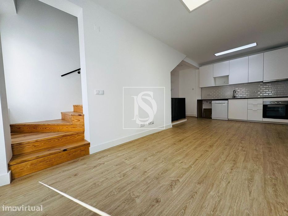 Apartamento T2 Duplex No Centro Do Barreiro