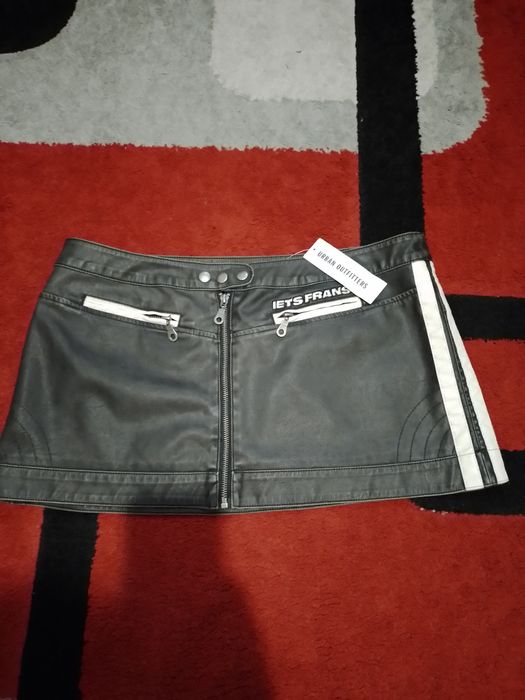 Спідниця , мотоспідниця .