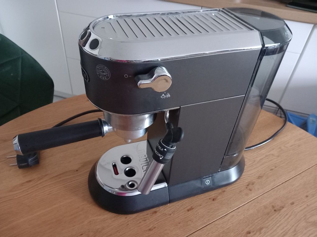 Ekspres do kawy delonghi