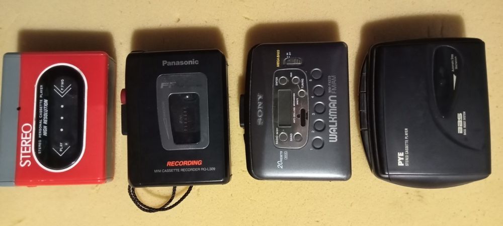 кассетный плеер -Panasonic RQ-L309,Sony WM-FX229