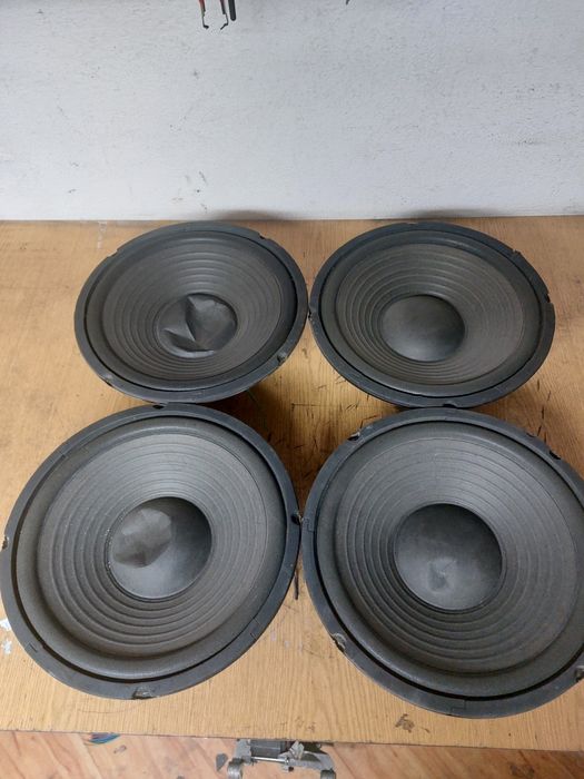 Alphard se Star 4×150 Watts plus  2 ×  zwrotnice