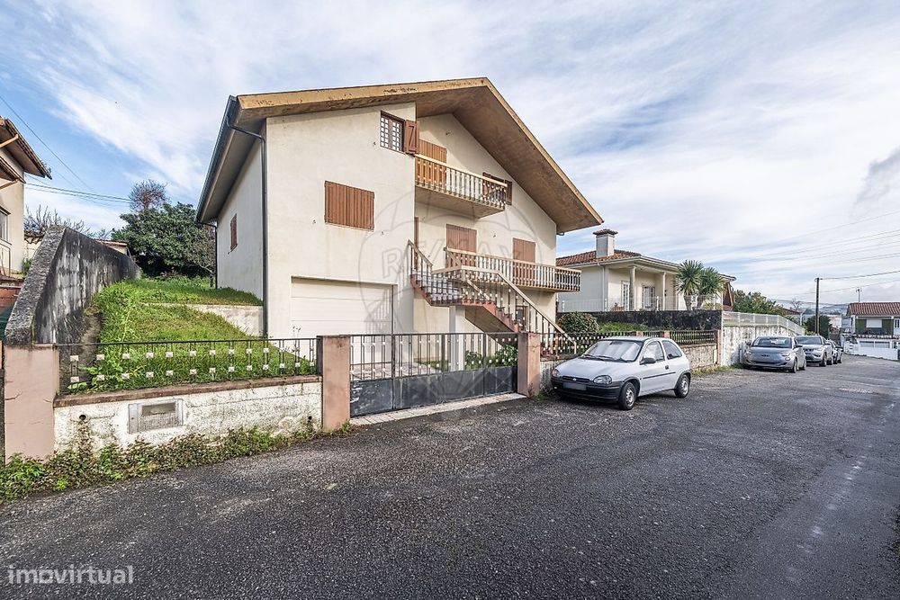 Moradia T5 para venda