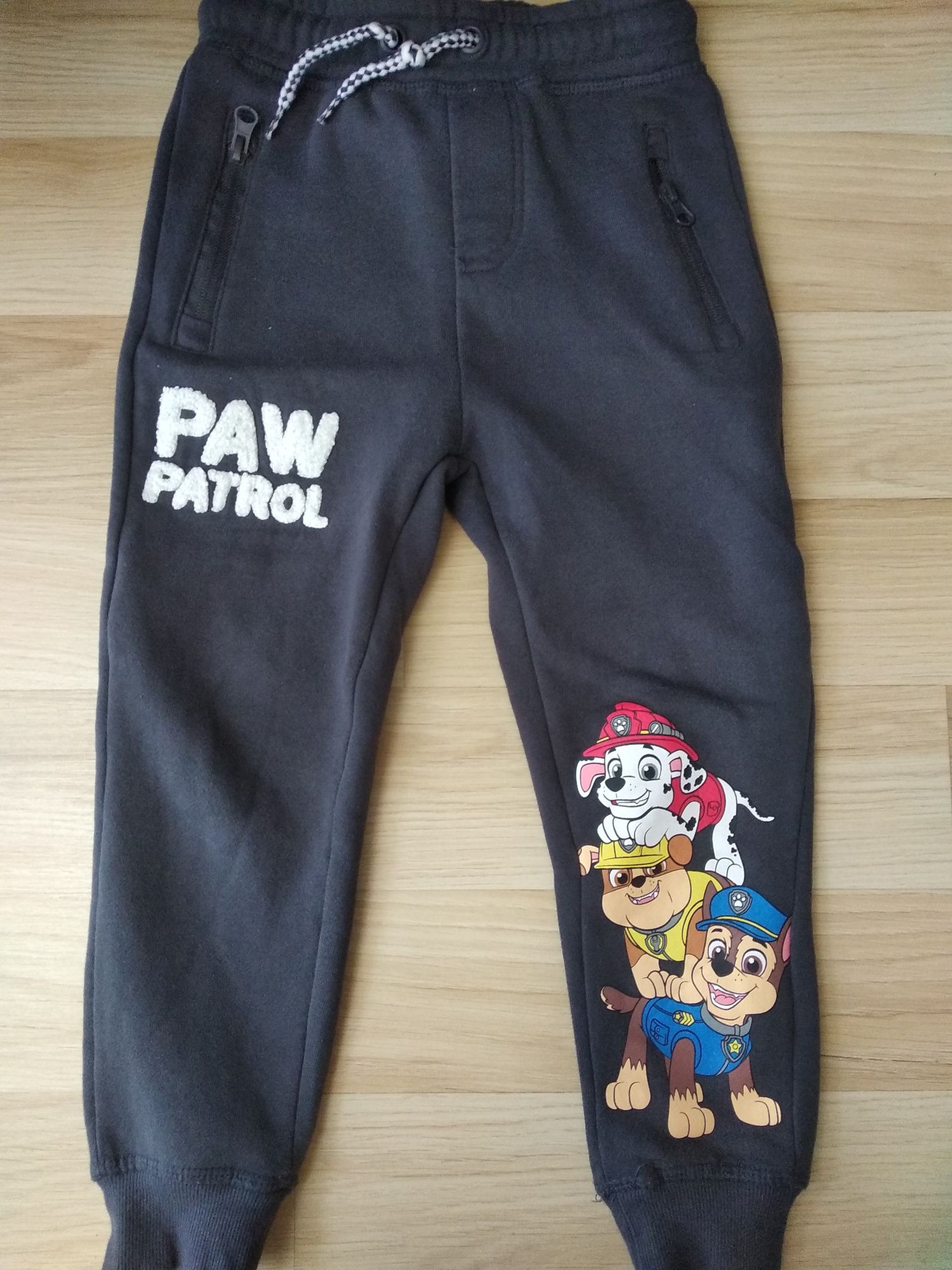 Spodnie dla chłopca rozm 116 smyk psi patrol
