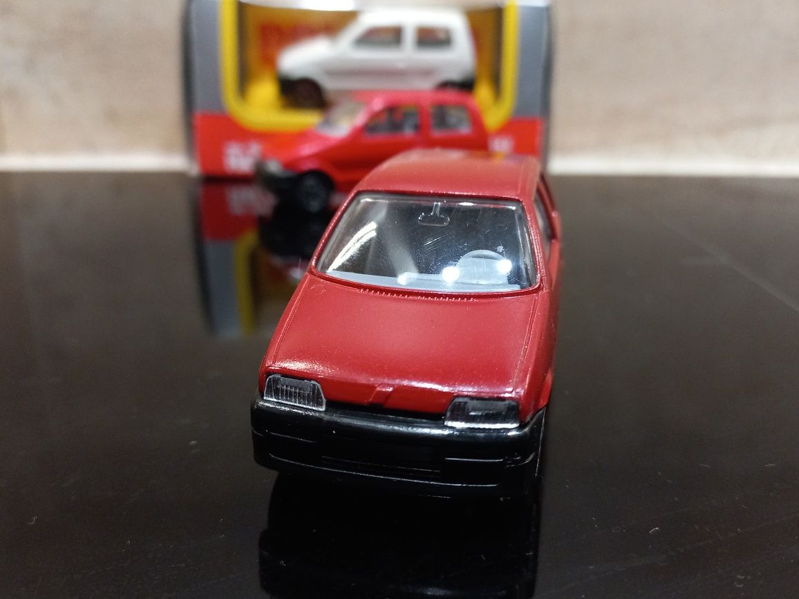 Bburago Fiat Cinquecento Sporting 1/43 Ciemna czerwień