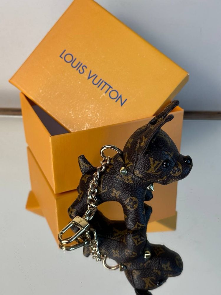 Brelok na klucze w pudełku Louis Vuitton