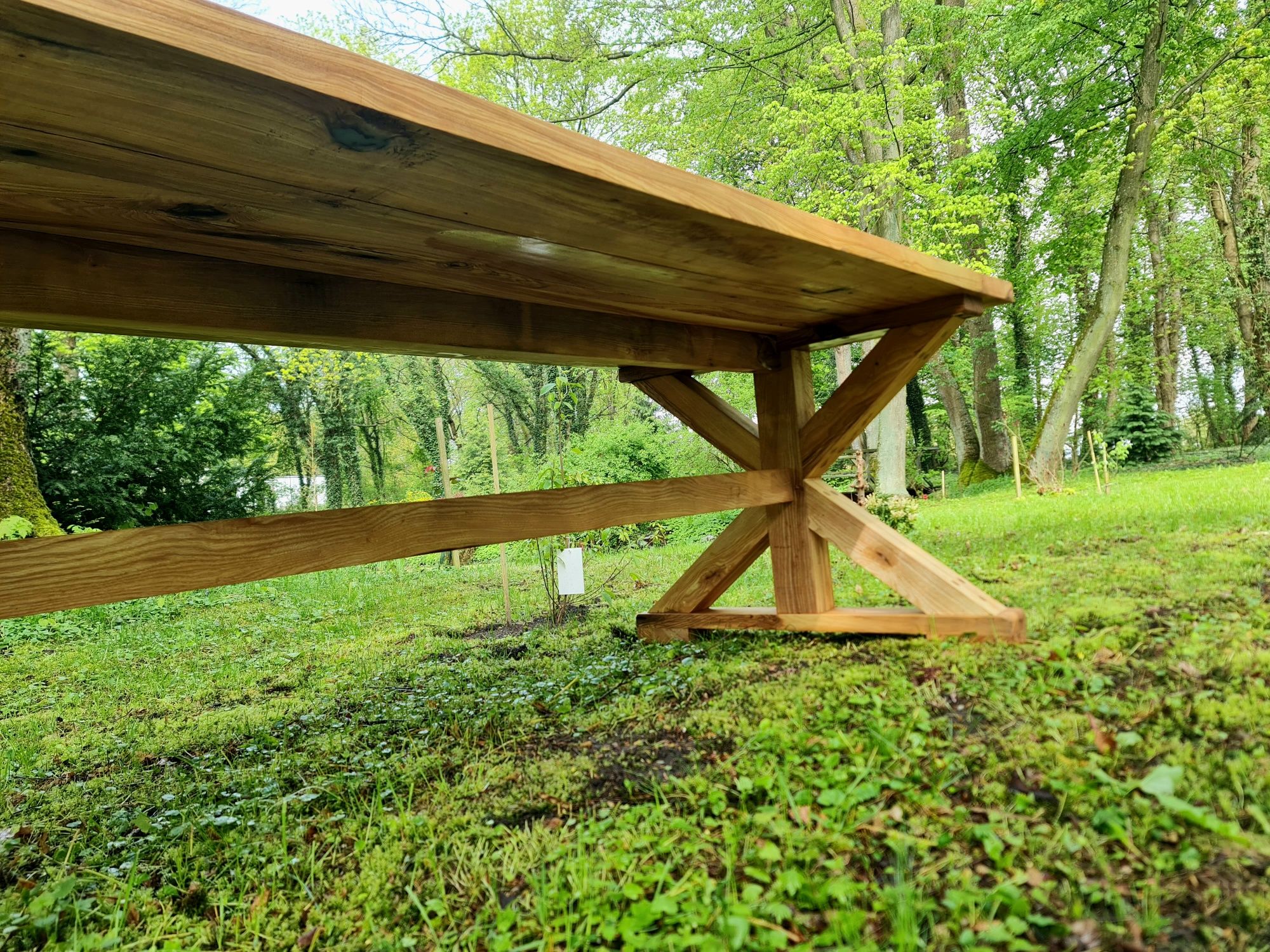 Stół drewniany dębowy jesionu drewnianymi nogami ogrodowy restauracji