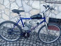 Fajny rower z silnikiem  spalinowym