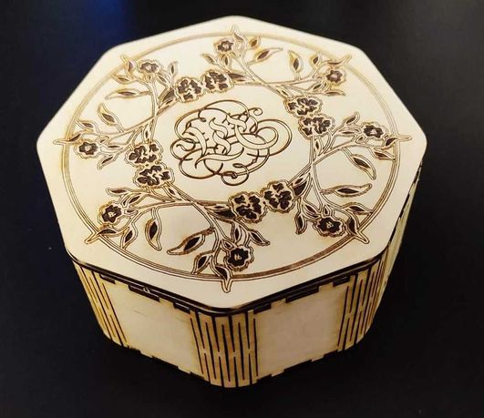 Piekne pudełko, szkatułka na biżuterie - wycinana laserowo + grawer
