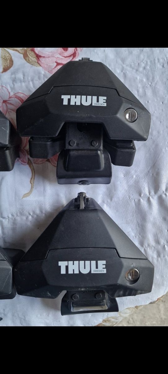 Stopy Thule Evo clamp 7105 bagażnik dachowy