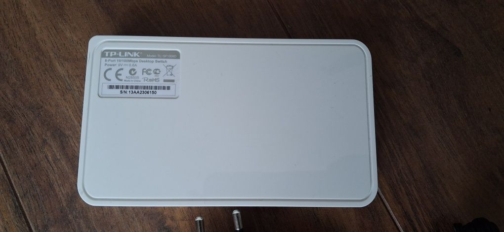 Switch TP-LINK TL-SF1008D