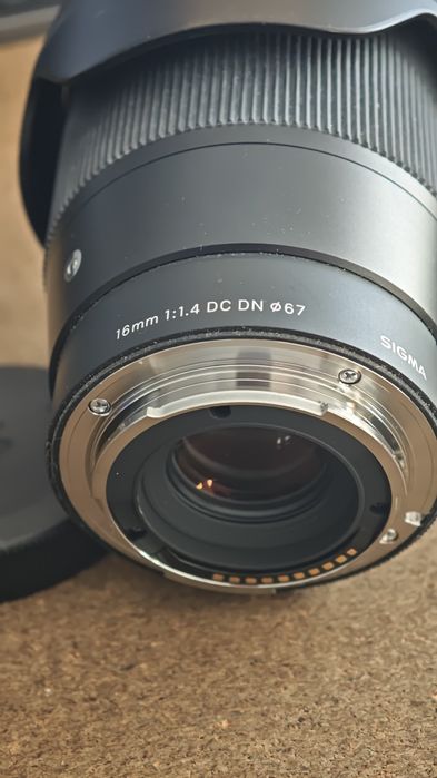 Obiektyw Sigma 16mm