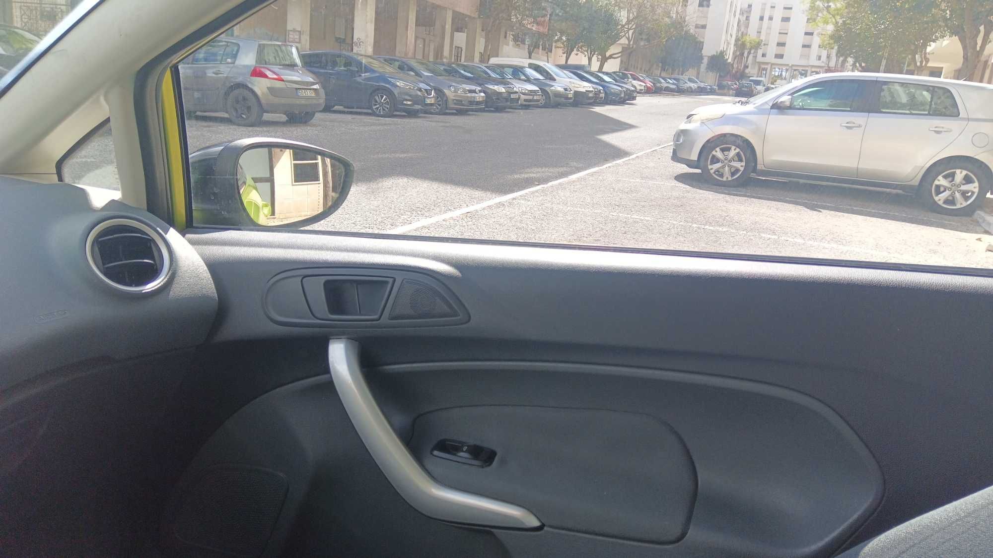 FORD FIESTA ST-LINE ( Oferta Registo de propriedade )