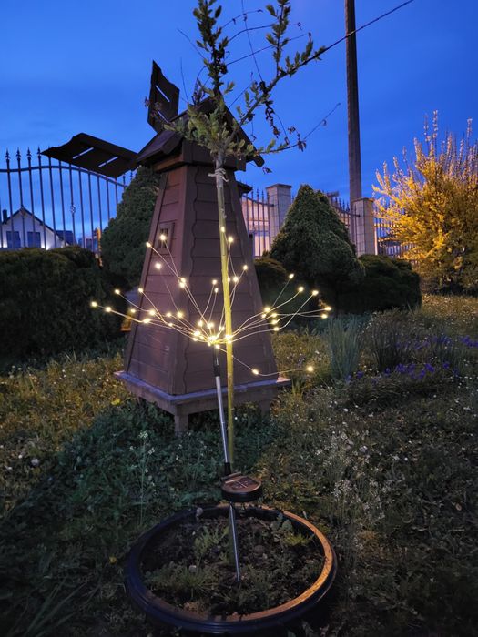 Lampka do ogrodu solarna