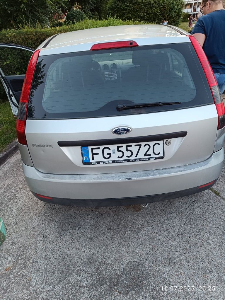 Ford fiesta MK6 2004