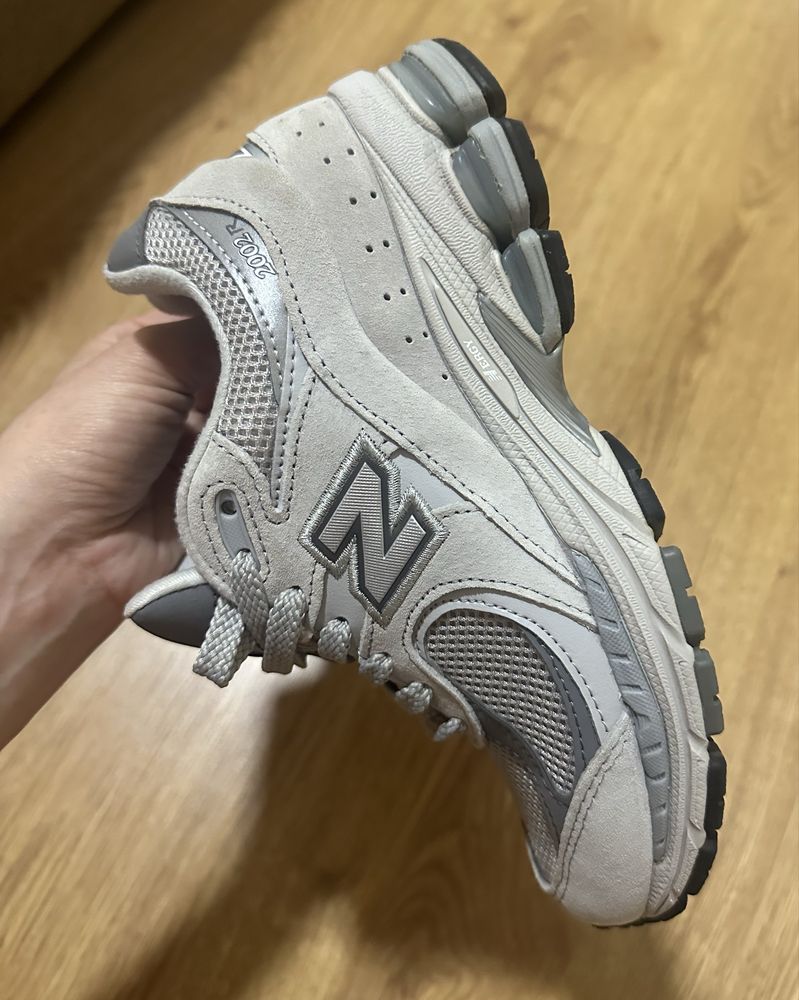 Жіночі кросівки New Balance 2002 r / оригінал/ замша