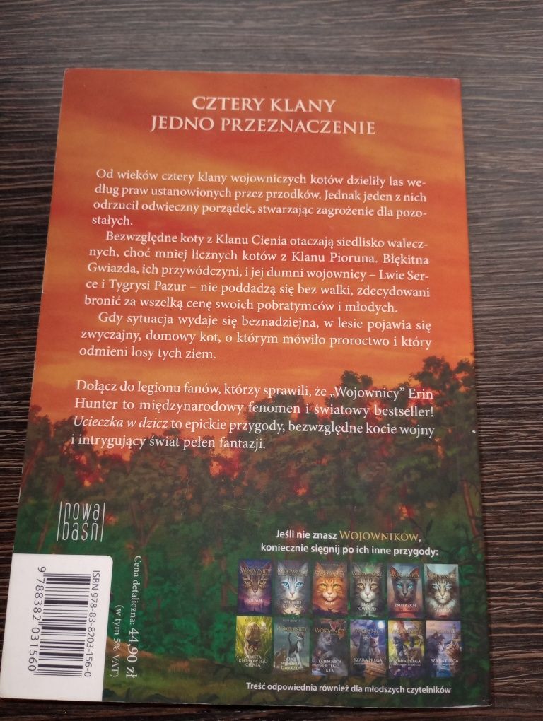 Książka Wojownicy cześć 1 "Ucieczka w dzicz"