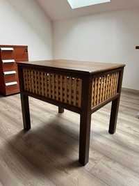 Drewniany stolik/szafka z otwieranym wiekiem