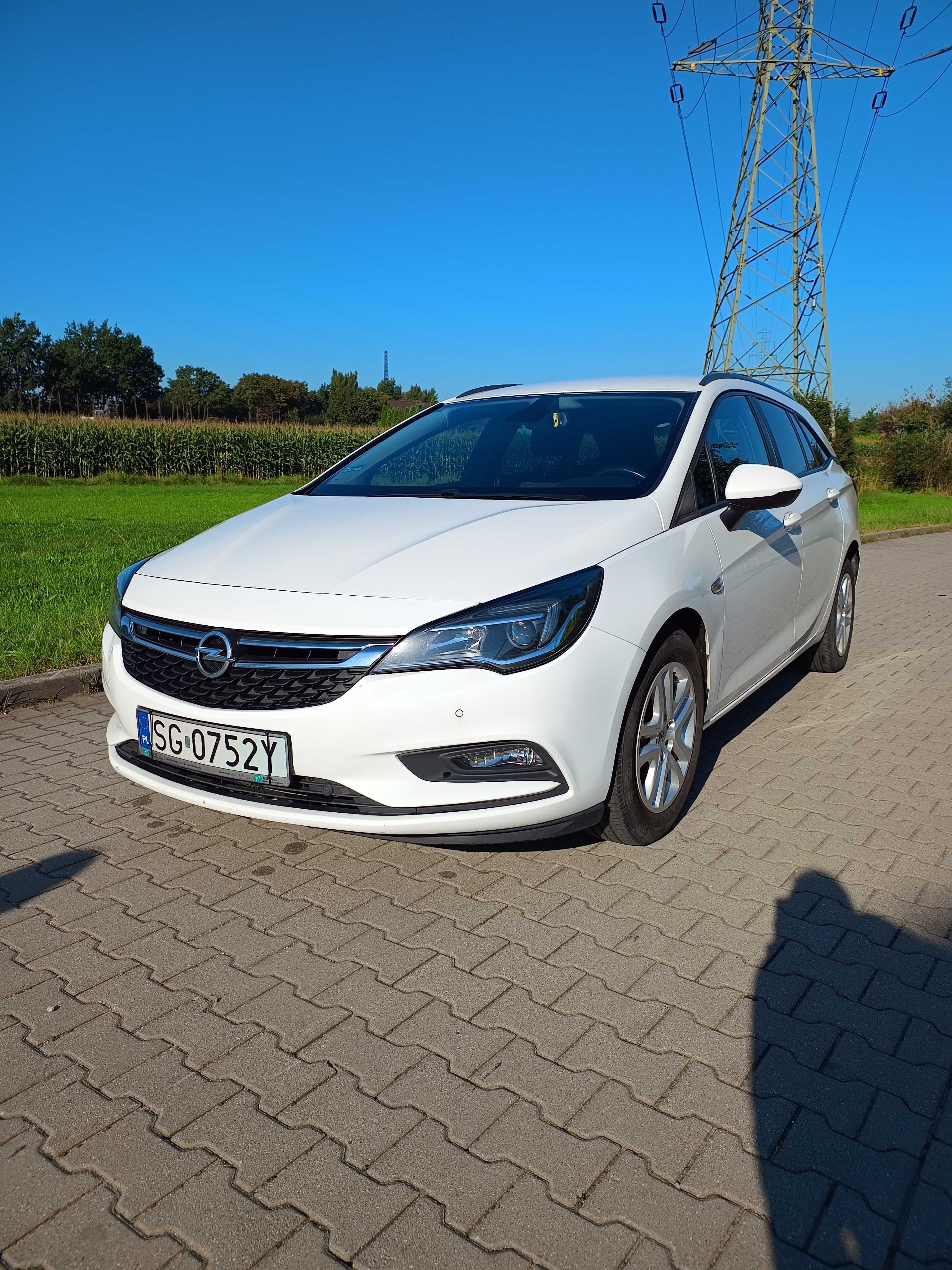 Opel Astra rocznik 2017