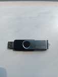 USB флешка на 64 ГБ