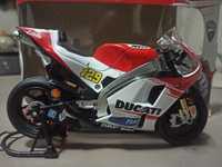 Moto Andrea Iannone 1/12