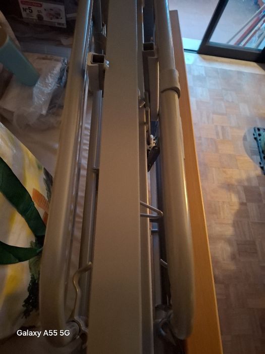 Cama articulada, como nova.  Não foi usada.  Com colchão: 900,00