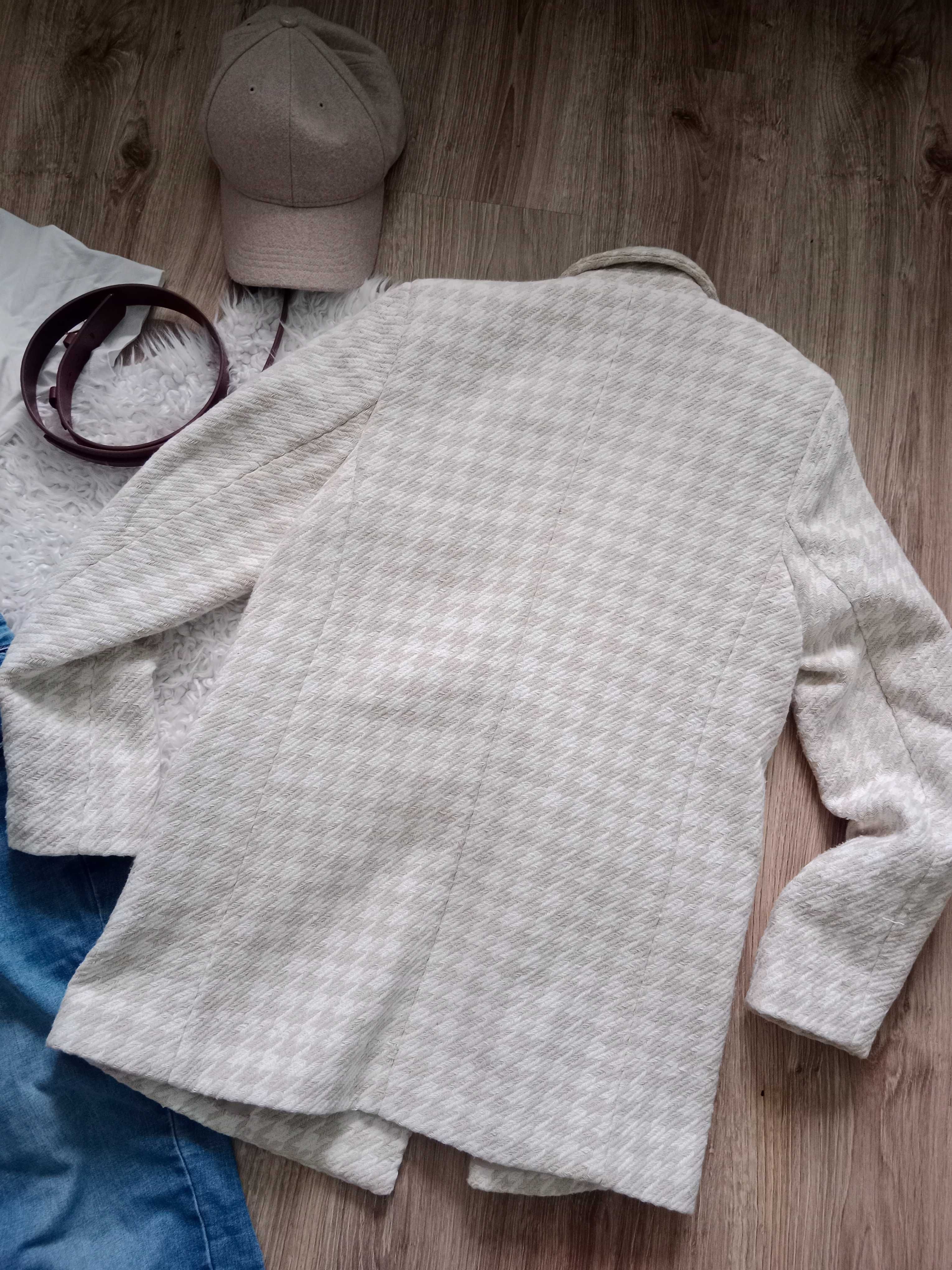 Elegancja marynarka reserved