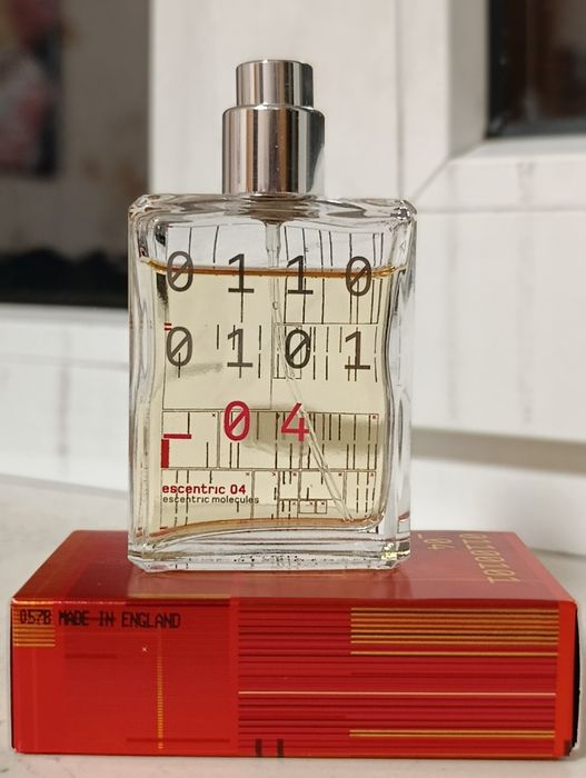 Оригінал Escentric Molecules Escentric 04