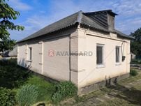 У продажу охайний та зручний будинок у Карнаухівці.