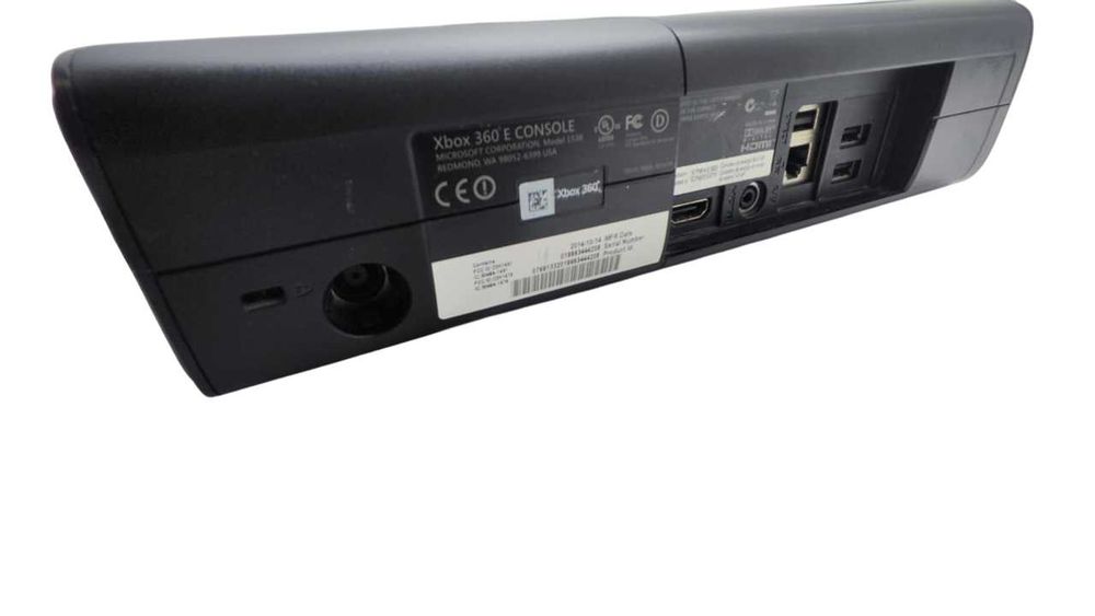 Konsola Xbox 360 E 500GB - 2x pad - kinect - 4x gra - MEGA ZESTAW