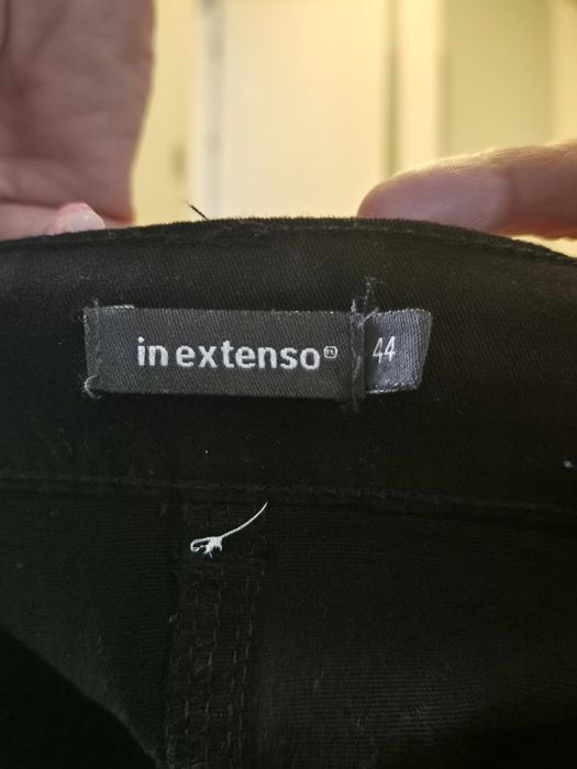 * Czarna spódnica jeans, rozm 44