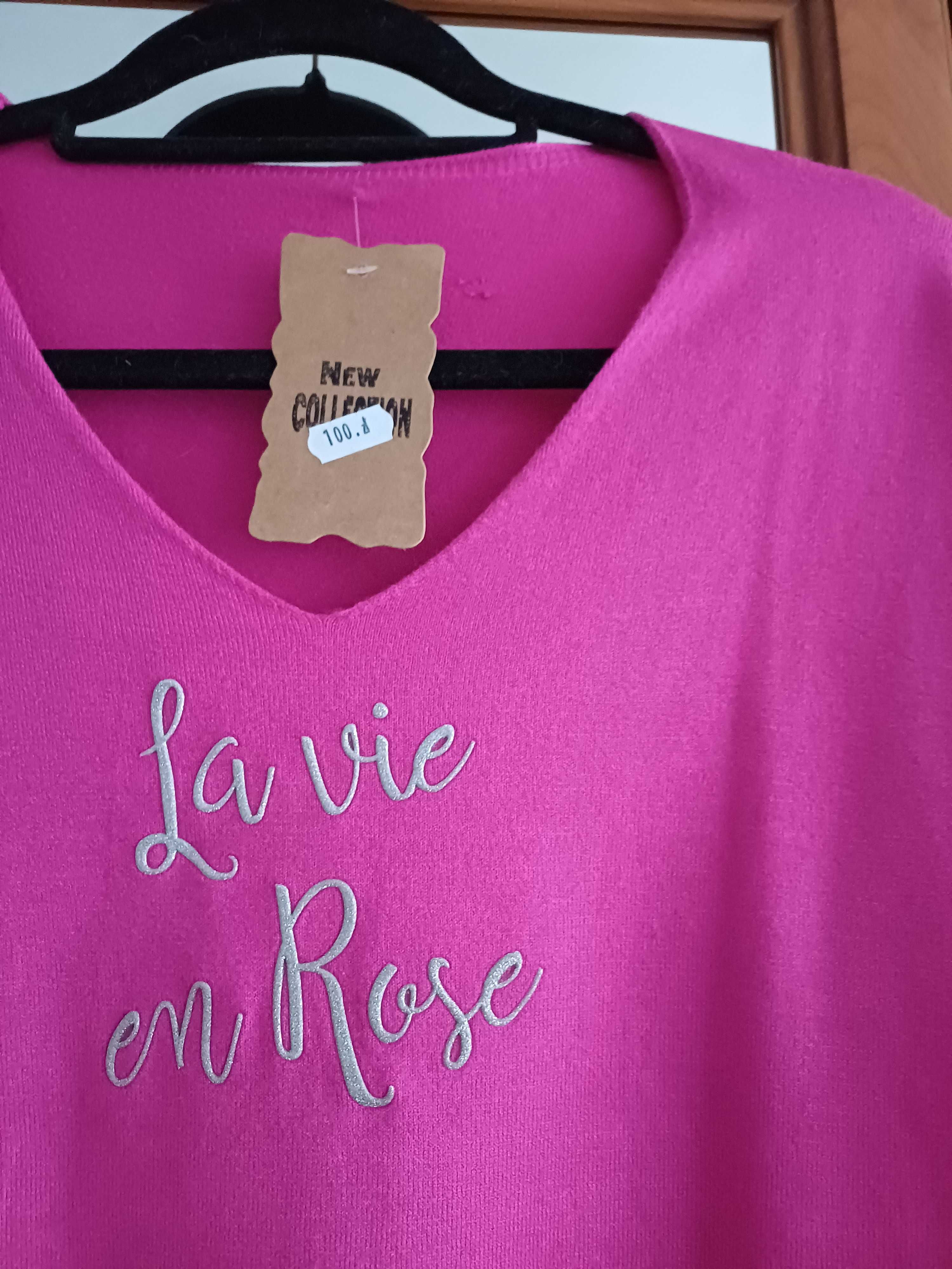 Sweter fuksja ze srebrnym napisem