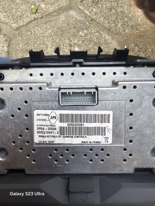 Wyświetlacz Renault Laguna 2